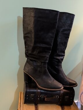 Amore Classic Black Slouchy Knee-High Women's Boots 11W